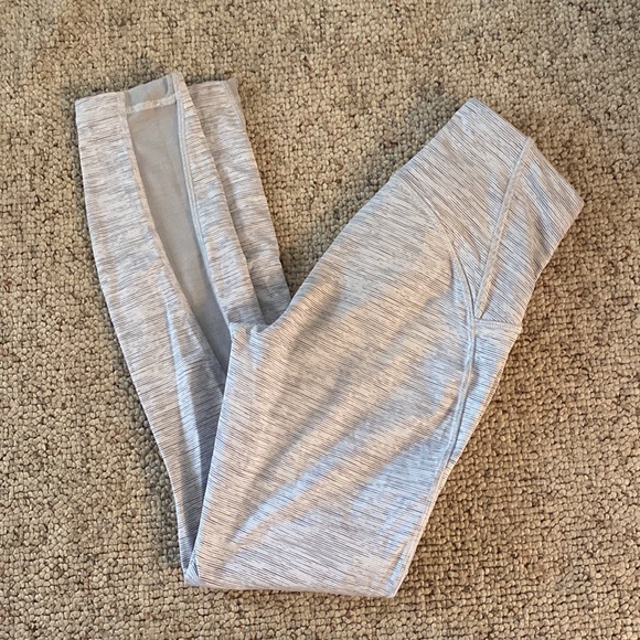 Lululemon running leggings size 4 - Picture 8 of 9